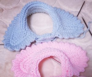 Как связать отложной воротник спицами, на основе платочной вязки.