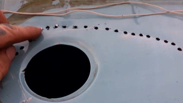 Прорезал полку под овальные динамики на ВАЗ 21053 2000 года. смотреть онлайн