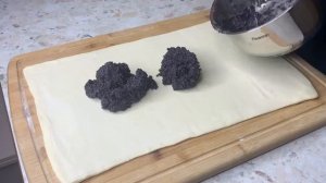 Оригинальное оформление рулета с маком. Маковый рулет.