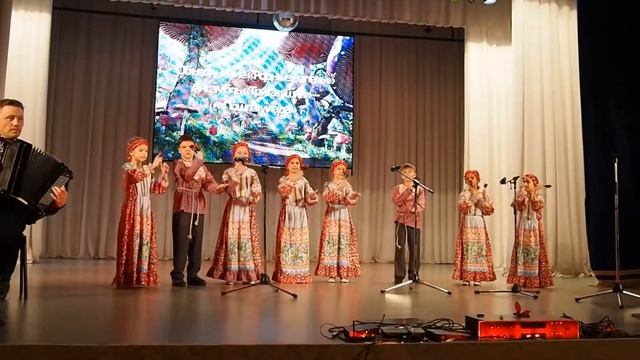 Хрустальная капель-2019 "Пошла млада за водой" смотреть онлайн