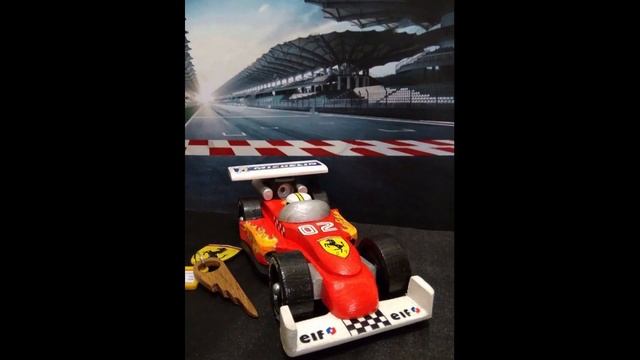 Машинки из дерева (художественное оформление)