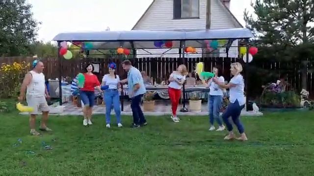 На даче, на юбилее! смотреть онлайн