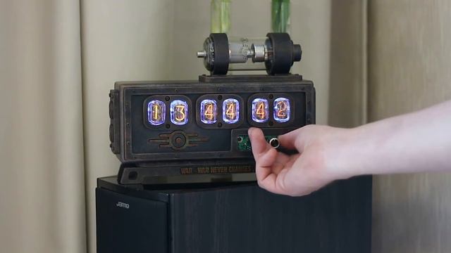 Nixie tube clock "Fallout #2" смотреть онлайн