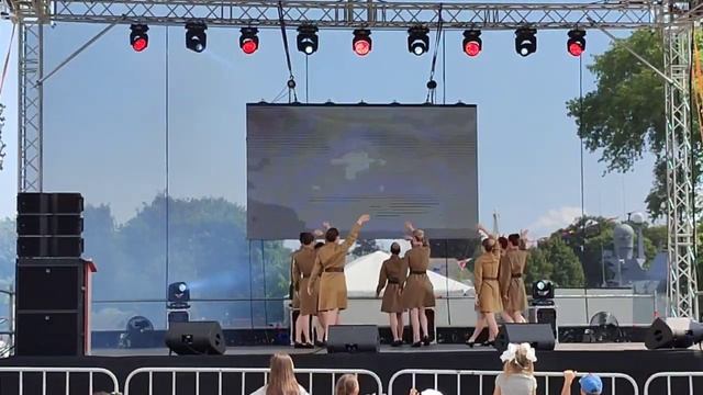 Образцовый ансамбль эстрадного танца "Балти-дэнс" номер " Путь дамой" смотреть онлайн