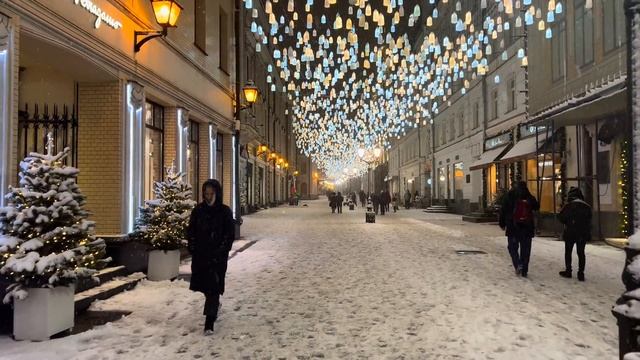?? RUSSIAN SNOWFALL ❄️ Top 11 places in Moscow at night on Christmas Eve - With Captions ⁴ᴷ (HDR) смотреть онлайн