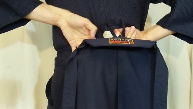 Jak wiązać hakamę? смотреть онлайн