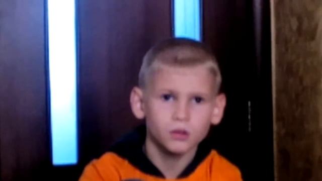 Брат псиехует, не даю ему посмотреть видео ,наказеваем брата смотреть онлайн