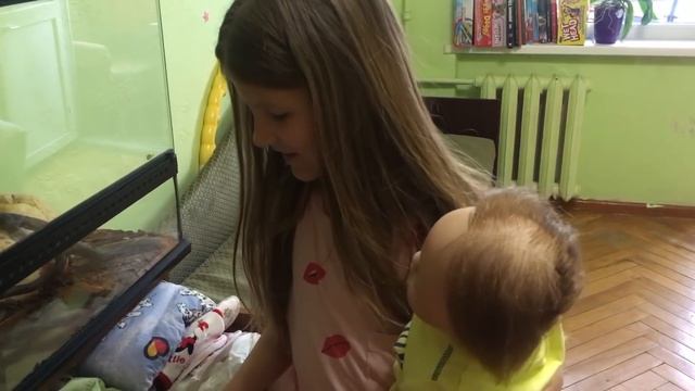 VLOG День с реборном, Моя малышка нашкодила. смотреть онлайн