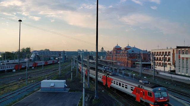 ЭД9Э-0005 отправляется от станции Казань смотреть онлайн