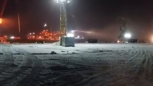 50 лет победы ломает лёд вдоль причала... смотреть онлайн