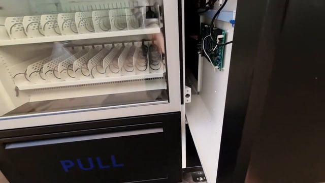Снековый автомат Glovensys GVS Snack 10/205CN610LCD смотреть онлайн