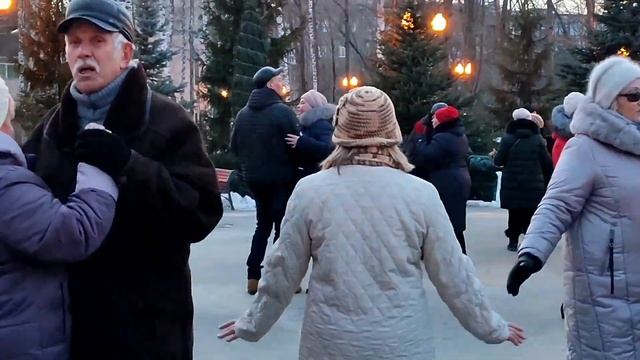 Я ЖЕНЩИНА, ДАРИТЕ МНЕ ЦВЕТЫ! ТАНЦЫ ХАРЬКОВ СЧАСТЛИВЫЕ ДНИ смотреть онлайн