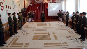 «Раз два левой»