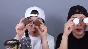 Вызов черного цвета против белого цвета ДОНА DONA