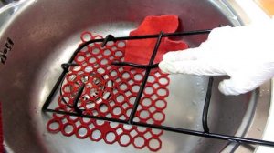 Как ОЧИСТИТЬ РЕШЕТКУ ГАЗОВОЙ ПЛИТЫ от жира и нагара. 2 ПРОСТЫХ и ЭФФЕКТИВНЫХ способа!