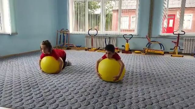 Комплекс упражнений на фитболе с детьми 5-6 лет смотреть онлайн
