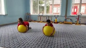 Комплекс упражнений на фитболе с детьми 5-6 лет
