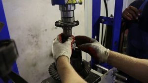 Chevrolet Tahoe - ремонт заднего моста (регулировка пятна контакта)