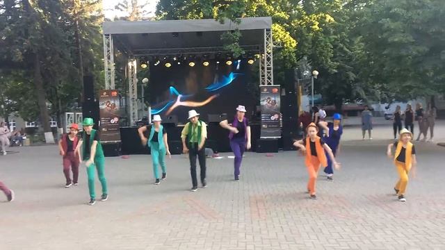 30.05.2023 - Festivalul studentelor USARB. Studioul de dans "Aripile". Студия театр танца "Крылья" смотреть онлайн
