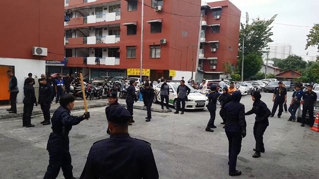 Tbatton amanita di taman free school смотреть онлайн