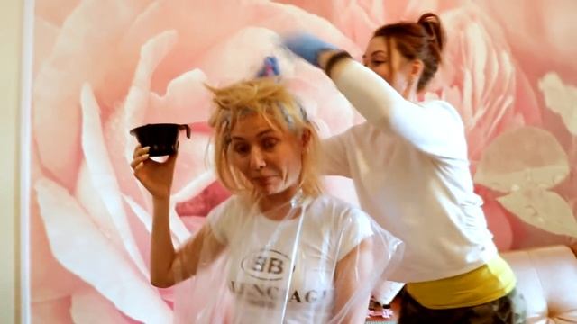 Блондинка или Брюнетка? Техника окрашивания волос. смотреть онлайн