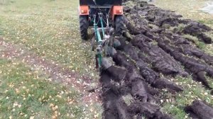 #Пашем #Целину на новом участке минитрактором Уралец 180 плугом #plug-1l-320 плуг 3-х корпусный