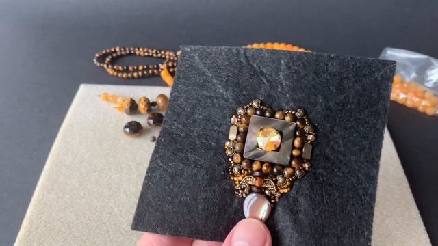 Тигровый глаз! Вышитый кулон или ...? часть 1 смотреть онлайн