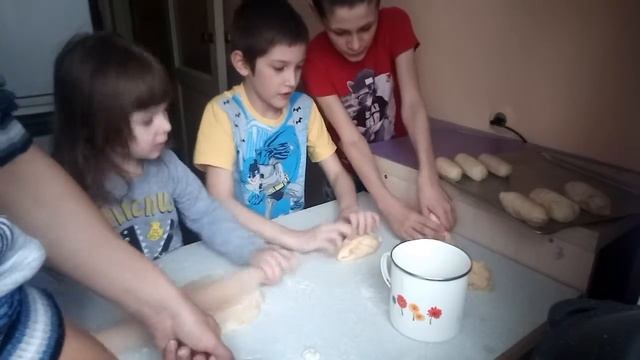 Печем пирожки с папой смотреть онлайн