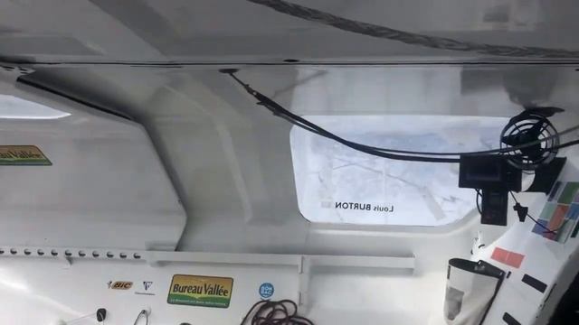 PROBLEME DE PILOTE AUTOMATIQUE POUR LOUIS BURTON смотреть онлайн