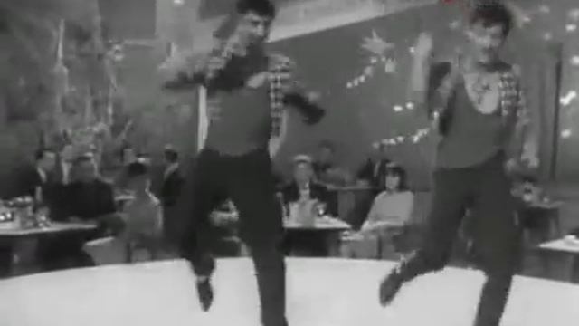 Leonid Engibarov Леонид Енгибаров и Братья Сазоновы (Чечетка) смотреть онлайн