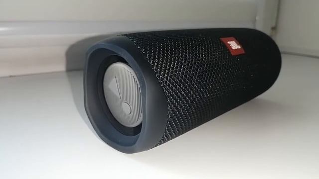 Колонка JBL FLIP 5 LFM 60% Bass Test смотреть онлайн