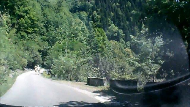 Абхазия Обзор дороги на озеро Рица и дача Сталина июль 2016 смотреть онлайн
