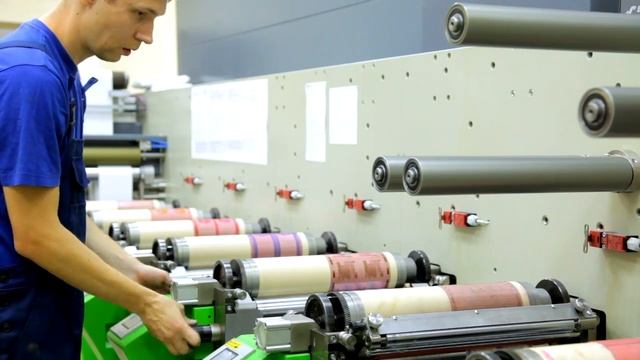 Процесс производства в типографии Оптифлекс смотреть онлайн