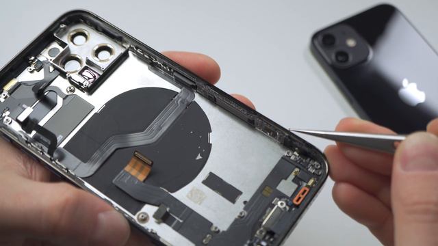 Как устроена влагозащита iPhone смотреть онлайн