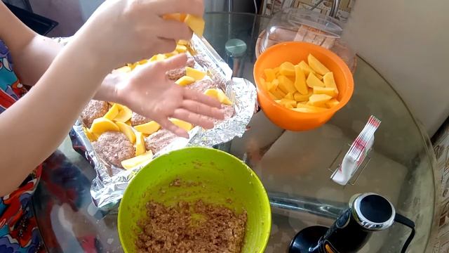 Готовлю котлетки в духовке/Сочные и очень вкусные смотреть онлайн
