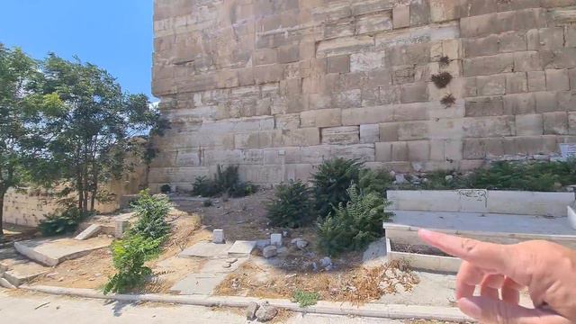 Does the Name of God (YHWH יהוה) appear on the Eastern Wall of the Jewish Temple Mount in Jerusalem смотреть онлайн