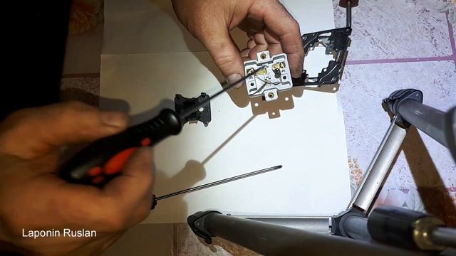 Почему мерцает энергосберегающая лампа. Свет выключен. смотреть онлайн
