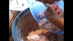 Куттер своими руками в действии. (Сосиски) (720p).mp4