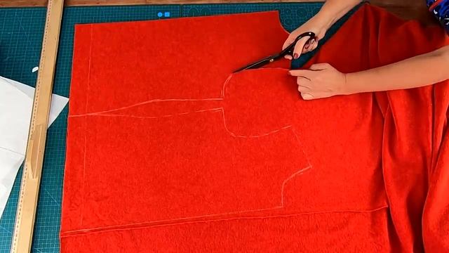 Легкий летний жакет из трикотажа. Моделируем и кроим интересный жакет без вытачек.mp4 смотреть онлайн