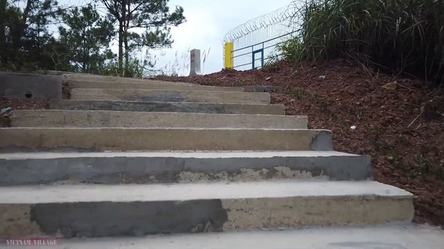 Visit The China-Vietnam Border Wall | Vietnam Village