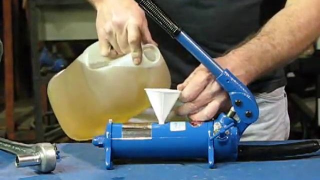 Porter-Ferguson Service Video 2, pump oil filling instructions.wmv смотреть онлайн