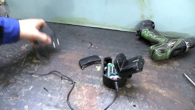Оживление старого электроинструмента! Получится электротранспорт из шуруповерта?! Денис Механик смотреть онлайн