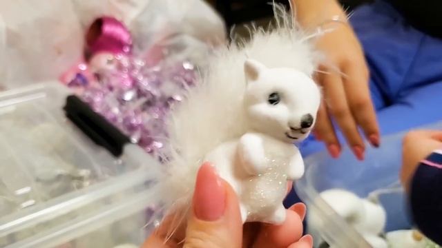 ЗАКУПИЛИСЬ и Разбираем Ёлочные ИГРУШКИ. Дед Мороз У НАС ДОМА. смотреть онлайн