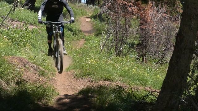 5 Downhill Bikes Reviewed - Vital MTB Test Sessions смотреть онлайн