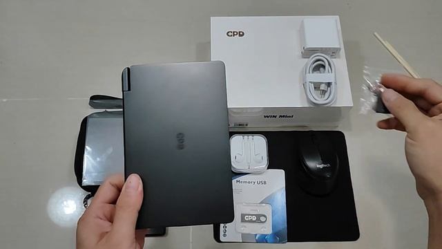 Quick Unboxing GPD Win Mini 32GB+1TB Model смотреть онлайн