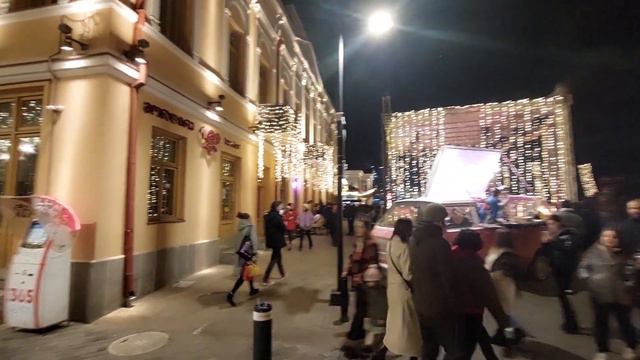#georgia Тбилиси ночные улицы все гуляют и мы тоже 👍🇬🇪 смотреть онлайн