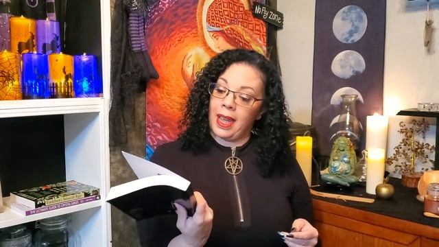 Witchy Books: HELP! смотреть онлайн