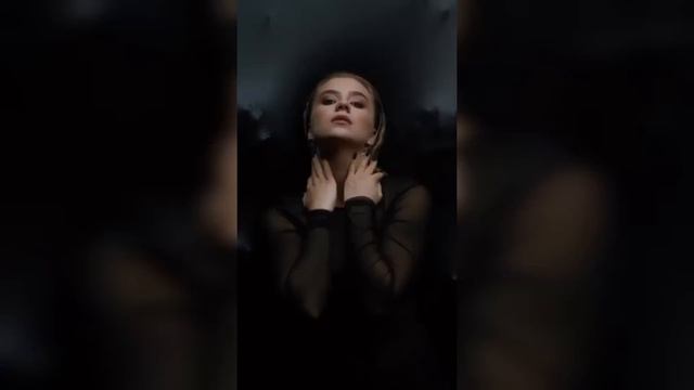 Валя сделала пластику бёдер? / Фрося побреется налысо / Масленников ухаживает за Клавой Кокой смотреть онлайн