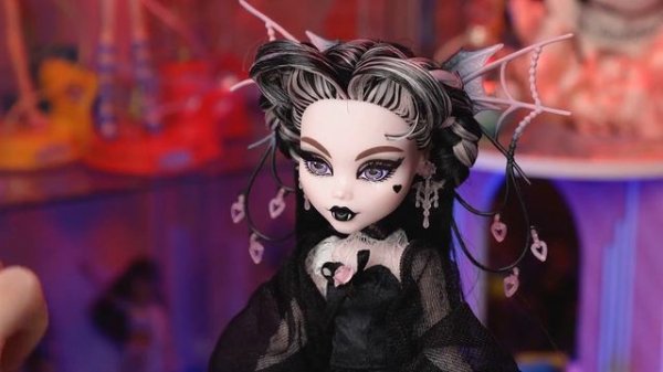 Draculaura Vampire Heart Monster High Doll Review!