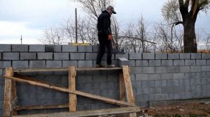 В ОДИНОЧКУ, БЕЗ ОПЫТА строю БОЛЬШОЙ сарай 15х9 из блоков